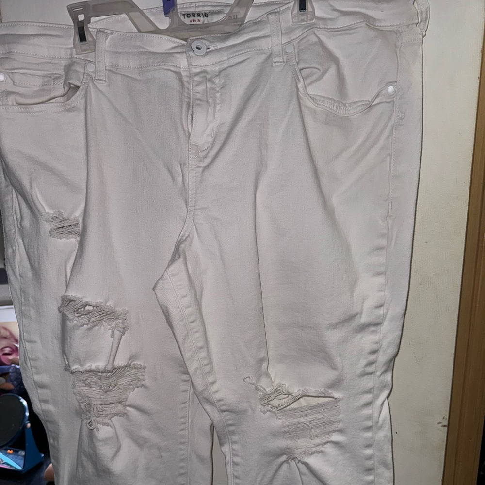 Torrid brand bombshell boyfriend capri size 22w